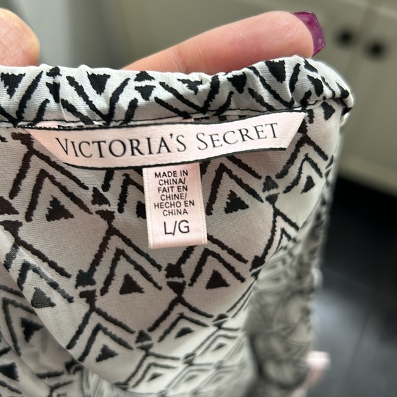 Victoria’s Secret Halter Top L NWOT - Picture 3 of 3